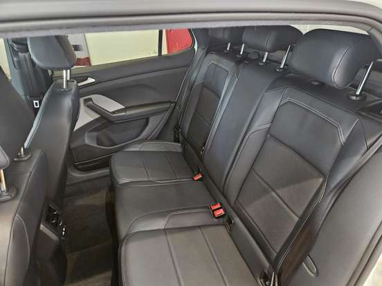 VOLKSWAGEN-T-CROSS-2024