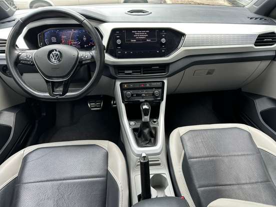 VOLKSWAGEN-T-CROSS-2019