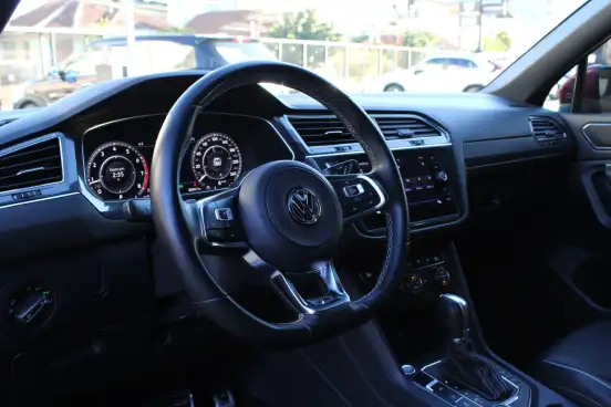 VOLKSWAGEN-TIGUAN-2018