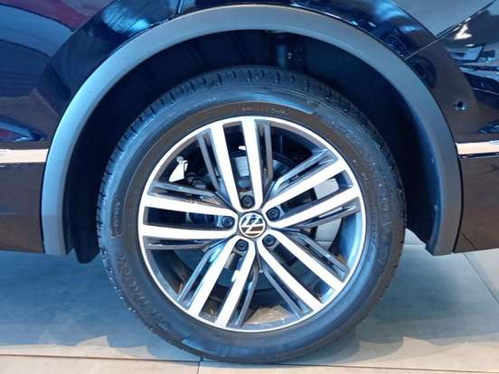 VOLKSWAGEN-TIGUAN-2.0 300 TSI GASOLINA ALLSPACE R-LINE AUTOMÁTICO VOLKSWAGEN-TIGUAN-2024