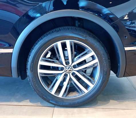 VOLKSWAGEN-TIGUAN-2.0 300 TSI GASOLINA ALLSPACE R-LINE AUTOMÁTICO VOLKSWAGEN-TIGUAN-2024