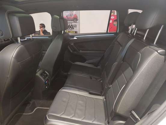 VOLKSWAGEN-TIGUAN-2023