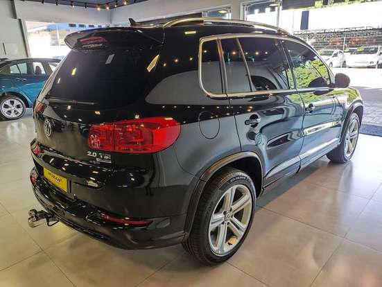 VOLKSWAGEN-TIGUAN-2012