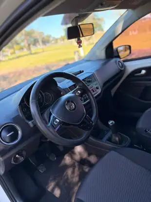 VOLKSWAGEN-UP-2018