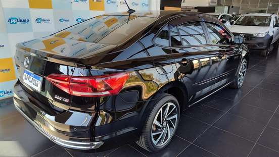 VOLKSWAGEN-VIRTUS-2021
