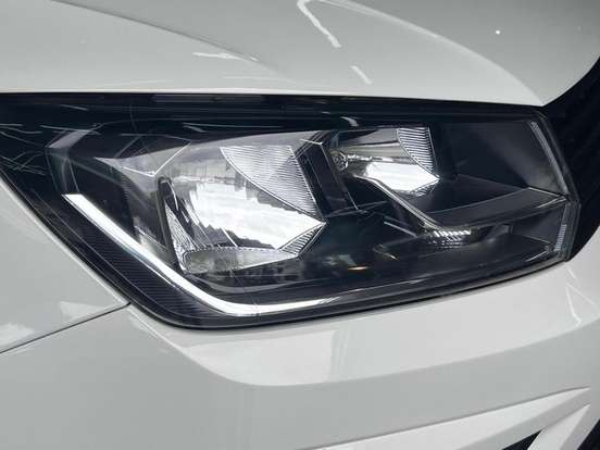 VOLKSWAGEN-VOYAGE-2022