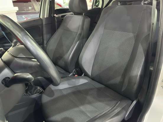 VOLKSWAGEN-VOYAGE-1.0 12V MPI TOTALFLEX 4P MANUAL VOLKSWAGEN-VOYAGE-2022