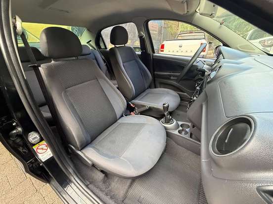 VOLKSWAGEN-VOYAGE-1.6 MI CITY 8V FLEX 4P MANUAL VOLKSWAGEN-VOYAGE-2014