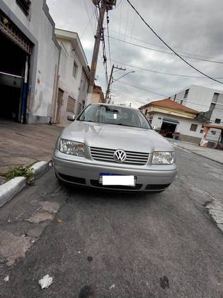 VOLKSWAGEN BORA 2.0 MI 8V GASOLINA 4P AUTOMÁTICO