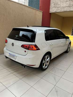 VOLKSWAGEN-GOLF-2014