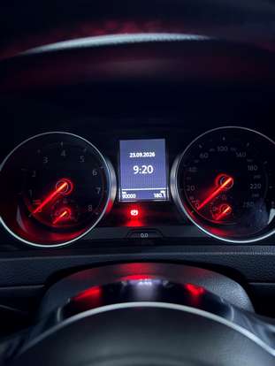 VOLKSWAGEN-GOLF-2014