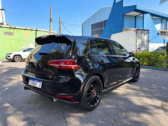 VOLKSWAGEN-GOLF-2.0 TSI GTI 16V TURBO GASOLINA 4P AUTOMÁTICO VOLKSWAGEN-GOLF-2015