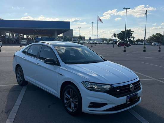 VOLKSWAGEN-JETTA-2018