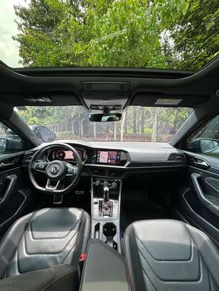 VOLKSWAGEN-JETTA-2021