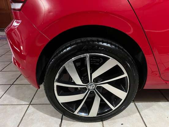 VOLKSWAGEN-POLO-2018