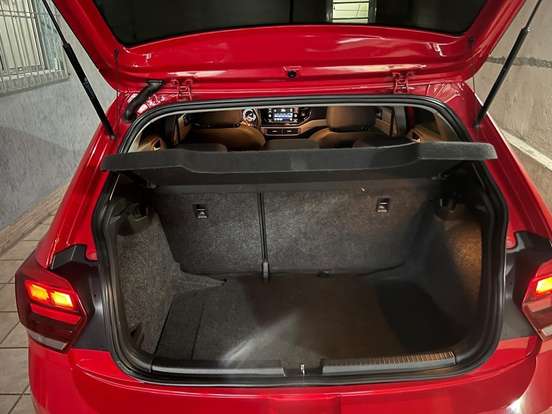 VOLKSWAGEN-POLO-2018
