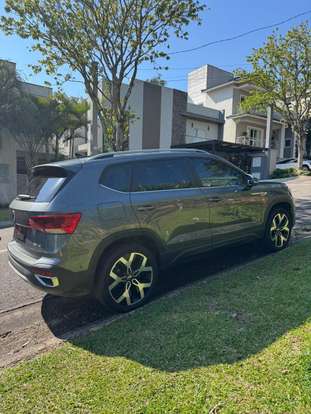 VOLKSWAGEN-TAOS-2025