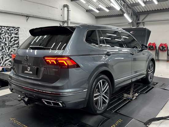 VOLKSWAGEN-TIGUAN-2.0 300 TSI GASOLINA ALLSPACE R-LINE AUTOMÁTICO VOLKSWAGEN-TIGUAN-2024