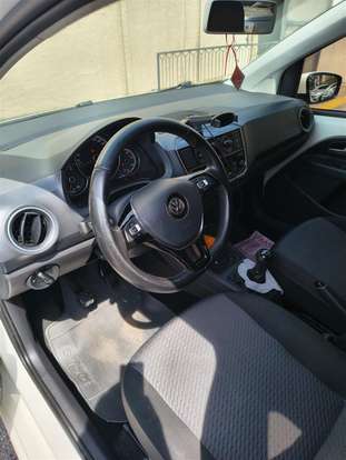 VOLKSWAGEN-UP-2018