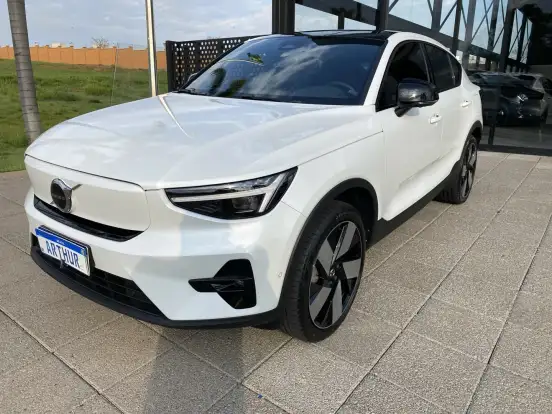 VOLVO-C40-2023