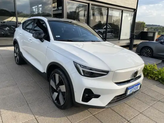 VOLVO-C40-2023
