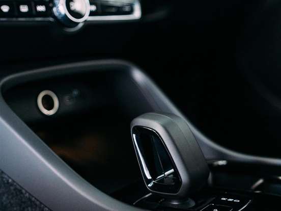 VOLVO-EX40-2026