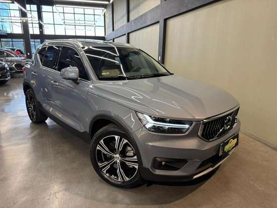 VOLVO-XC40-2021