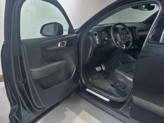 VOLVO-XC40-1.5 T5 RECHARGE R-DESIGN GEARTRONIC VOLVO-XC40-2021