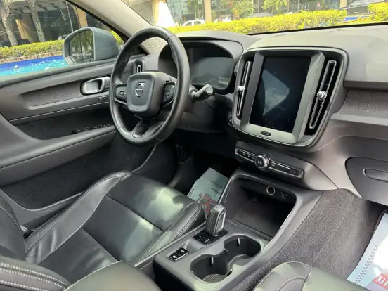 VOLVO-XC40-2.0 T4 GASOLINA GEARTRONIC VOLVO-XC40-2019