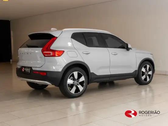 VOLVO-XC40-2.0 T4 GASOLINA MOMENTUM GEARTRONIC VOLVO-XC40-2020