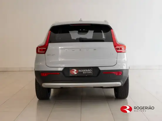 VOLVO-XC40-2.0 T4 GASOLINA MOMENTUM GEARTRONIC VOLVO-XC40-2020