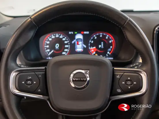 VOLVO-XC40-2.0 T4 GASOLINA MOMENTUM GEARTRONIC VOLVO-XC40-2020