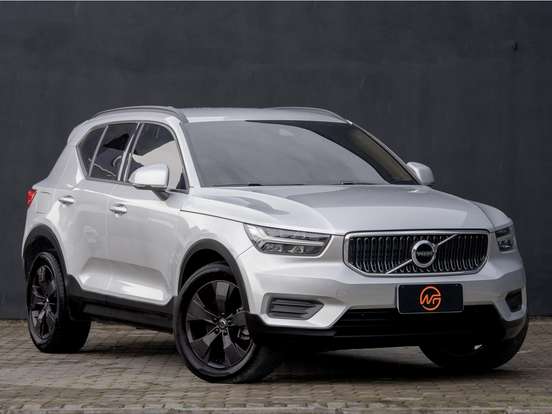 VOLVO-XC40-2018