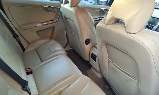 VOLVO-XC60-2014