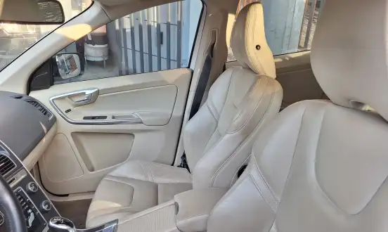 VOLVO-XC60-2014