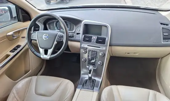 VOLVO-XC60-2014