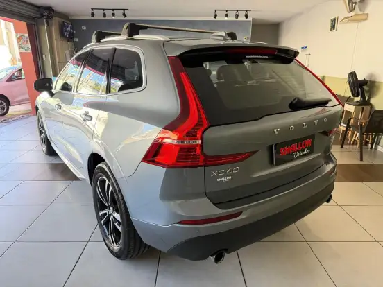 VOLVO-XC60-2018