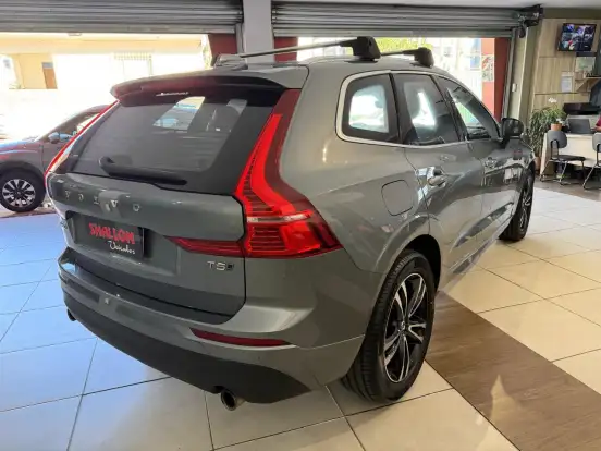 VOLVO-XC60-2018