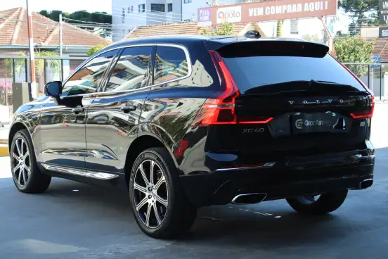 VOLVO-XC60-2021