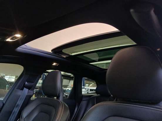 VOLVO-XC60-2018