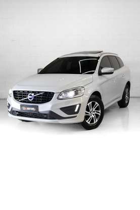 VOLVO-XC60-2015