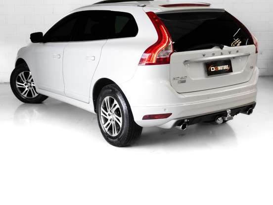 VOLVO-XC60-2.0 T5 R DESIGN TURBO GASOLINA 4P AUTOMÁTICO VOLVO-XC60-2015