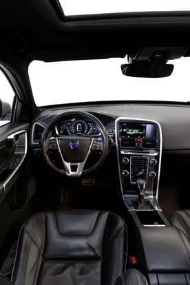 VOLVO-XC60-2015
