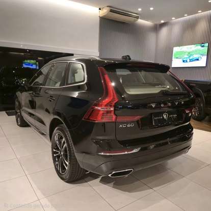 VOLVO-XC60-2021