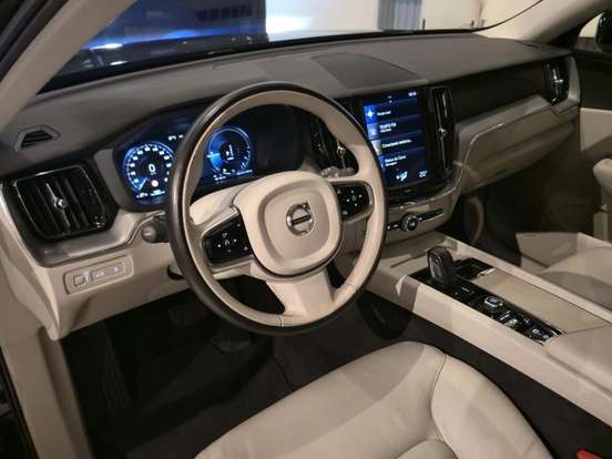 VOLVO-XC60-2.0 T8 HYBRID MOMENTUM AWD GEARTRONIC VOLVO-XC60-2021