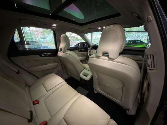 VOLVO-XC60-2020