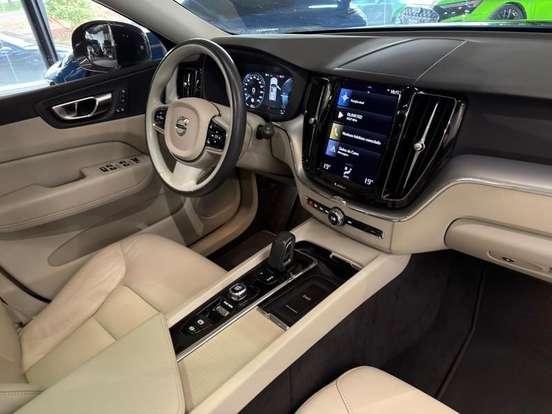 VOLVO-XC60-2.0 T8 HYBRID MOMENTUM AWD GEARTRONIC VOLVO-XC60-2020