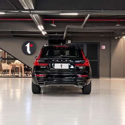 VOLVO-XC60-2019