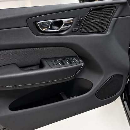 VOLVO-XC60-2019