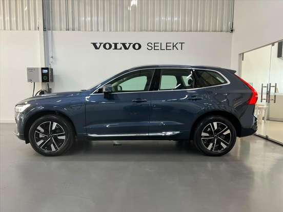 VOLVO-XC60-2025